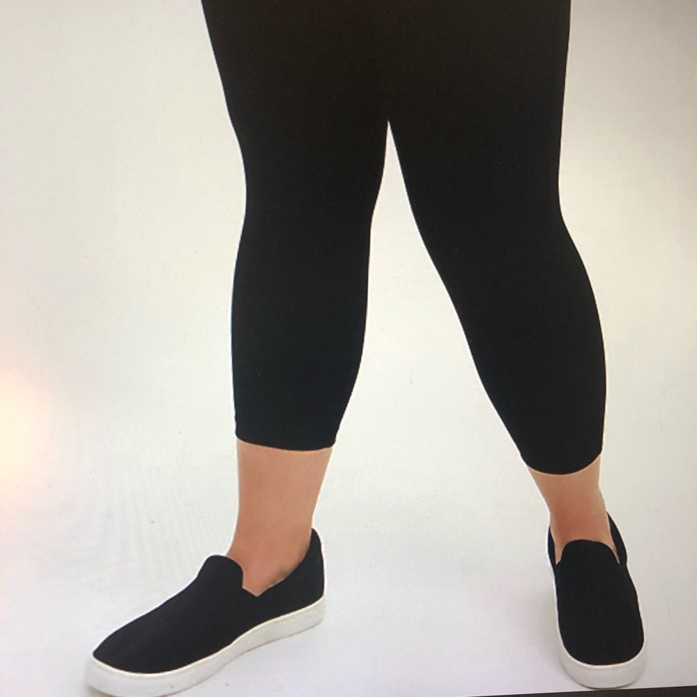 Torrid gray crop leggings size 00. NWT